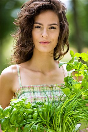 simsearch:877-06833087,k - Young woman with aromatic herbs Foto de stock - Con derechos protegidos, Código: 877-06832184