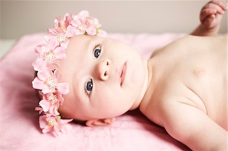 diadème - Portrait of a baby girl Photographie de stock - Rights-Managed, Code: 877-06832992