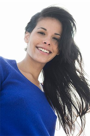 simsearch:877-06833147,k - Portrait of young smiling woman Foto de stock - Con derechos protegidos, Código: 877-06833128