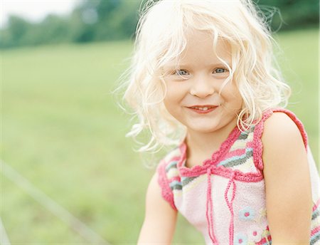 simsearch:877-06833272,k - Portrait of smiling girl Stock Photo - Rights-Managed, Code: 877-06833276