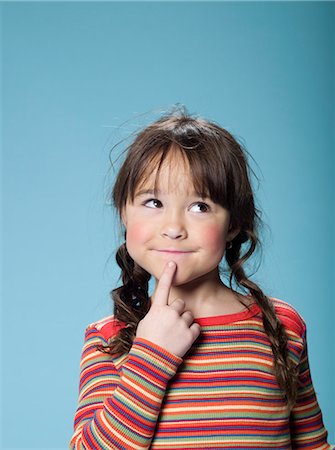 simsearch:877-06833353,k - Little girl looking away Photographie de stock - Rights-Managed, Code: 877-06833408