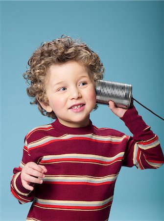 simsearch:877-06833387,k - Boy using tin can as a phone Stock Photo - Rights-Managed, Code: 877-06833412