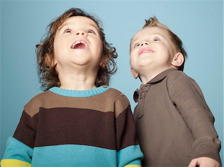 people looking up amazed - 2 children looking up Stock Photo - Rights-Managed, Code: 877-06833896