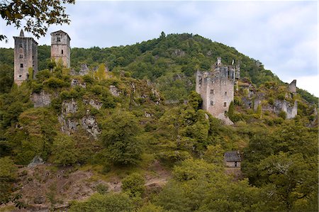 France, Corrèze (19) Tours de Merle, vestige of a feudal castle or citadel twelfth and fifteenth centuries, historical monument, Stock Photo - Rights-Managed, Code: 877-08031218