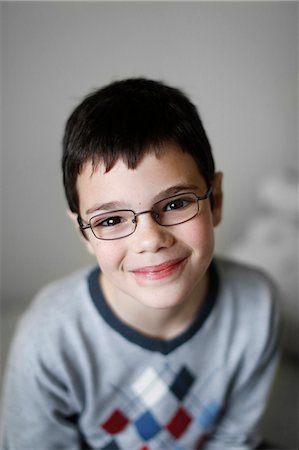 simsearch:877-08079226,k - Portrait of a boy wearing glasses Fotografie stock - Rights-Managed, Codice: 877-08031331