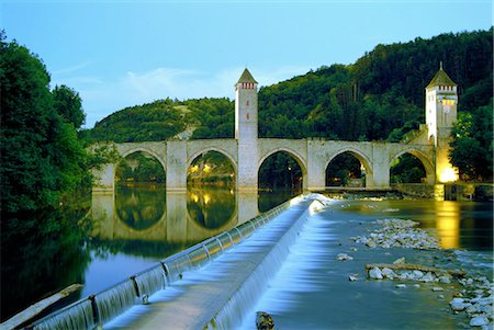 Europe, France, Lot, Cahors, Valentré bridge. Photographie de stock - Rights-Managed, Code: 877-08079057
