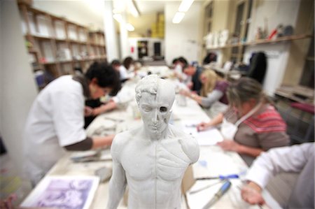 scultore (uomo e donna) - France, sculpture workshop. Fotografie stock - Rights-Managed, Codice: 877-08079069