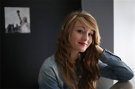 piercing - Portrait of a teenager girl Photographie de stock - Rights-Managed, Code: 877-08079201