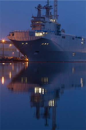 France, Saint-Nazaire, Vladivostok, russian warship, march 2014. Foto de stock - Con derechos protegidos, Código: 877-08127888