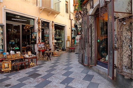 sicilia - Italy, Sicily, province of Messina, Taormina, corso Umberto 1 Stock Photo - Rights-Managed, Code: 877-08128097