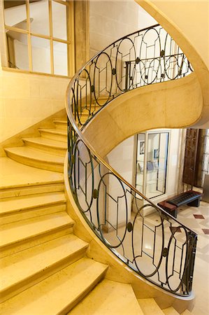 simsearch:877-08129422,k - Paris 2nd district. The Bibliotheque Nationale de France ( BnF). Site Richelieu. The staircase Roux-Spitz Photographie de stock - Rights-Managed, Code: 877-08128656