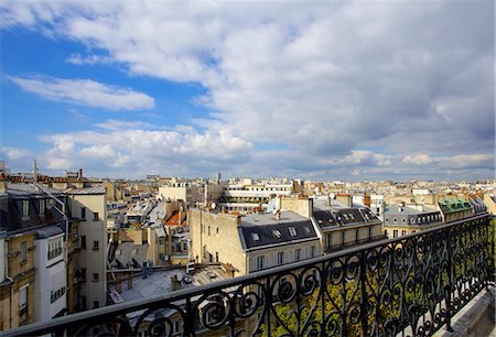 simsearch:877-08128484,k - France,Paris view from a balcony Foto de stock - Con derechos protegidos, Código: 877-08128705