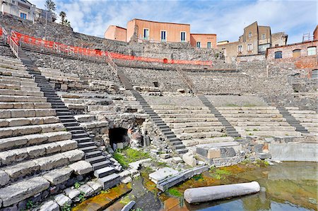 simsearch:877-08129011,k - Italy. Sicily. Catania. The Ancient Theatre. Foto de stock - Con derechos protegidos, Código: 877-08129025