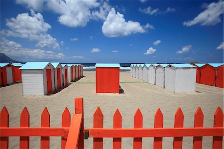 simsearch:6108-08636858,k - Italy, Sicilia. Isola delle Femmine. Capaci. Bech huts. Stock Photo - Rights-Managed, Code: 877-08129487