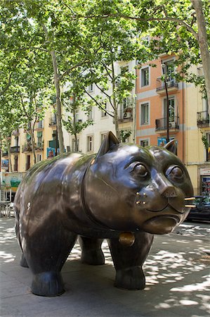 simsearch:877-08898536,k - Spain, Catalonia, Barcelona, Rambla del Raval, the Big Cat designed by sculptor Fernando Botero, May 2014. Foto de stock - Con derechos protegidos, Código: 877-08897798
