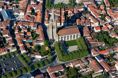 simsearch:877-08129071,k - France, Charente-Maritime (17), Marennes, Saint-Pierre church Stock Photo - Rights-Managed, Code: 877-08897812