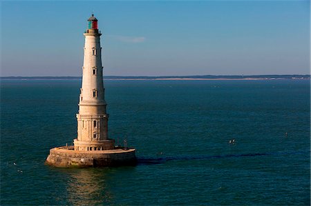 simsearch:877-08129071,k - France, exit of the Gironde estuary, open sea, Cordouan lighthouse Stock Photo - Rights-Managed, Code: 877-08897822