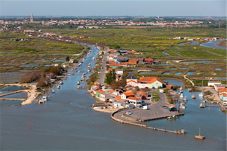 simsearch:877-08129071,k - France, Charente-Maritime (17), Marennes, fishing village, Marennes fairway Stock Photo - Rights-Managed, Code: 877-08897852