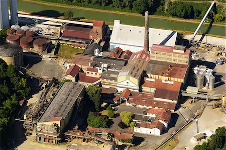 simsearch:877-08898244,k - France, Seine et Marne, Souppes sur Loing, aerial view of a sugar refinery Stock Photo - Rights-Managed, Code: 877-08898017