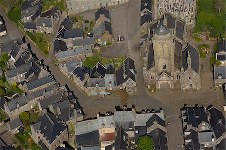 France, Brittany, Finistere, Locronan, labeled the most beautiful villages of France, aerial view Photographie de stock - Rights-Managed, Code: 877-08898047