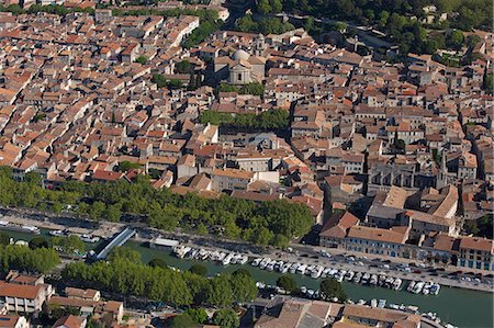 simsearch:877-08031210,k - France, Southern France, Gard, Beaucaire on the Rhone, the city is dominated by a castle, aerial view Stockbilder - Lizenzpflichtiges, Bildnummer: 877-08898061