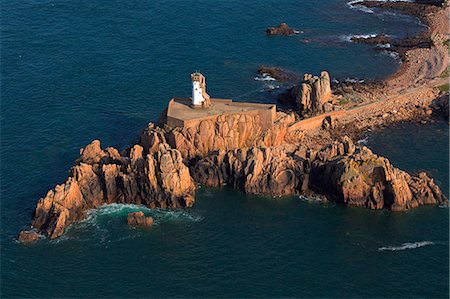 France, Brittany, Cotes-d'Armor, Brehat, Brehat island, Peacock lighthouse, aerial view Photographie de stock - Rights-Managed, Code: 877-08898080