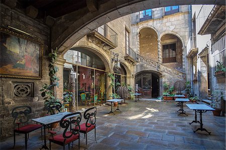 simsearch:877-08898240,k - Spain, Catalonia, Barcelona, Medieval House Patio Stock Photo - Rights-Managed, Code: 877-08898383