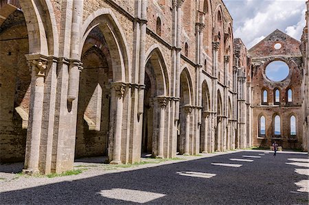 Abbey of San Galgano, Chiusdino village, Siena district, Tuscany, Italy Photographie de stock - Rights-Managed, Code: 879-09020973