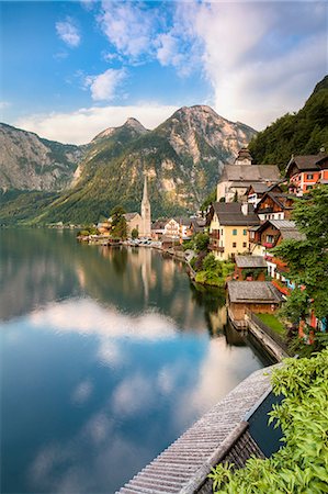 The austrian village of Hallstatt and the lake, Upper Austria, region of Salzkammergut, Austria Foto de stock - Con derechos protegidos, Código: 879-09021124