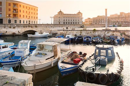 Port of Ortigia Europe, Italy, Sicily region, Siracusa district, Ortigia district Photographie de stock - Rights-Managed, Code: 879-09021314