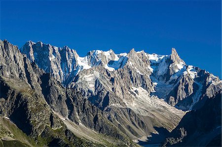 simsearch:879-09034075,k - Les Grandes Jorasses are the most strikingly complex and powerful structure of the Mont Blanc massif. France Photographie de stock - Rights-Managed, Code: 879-09034078