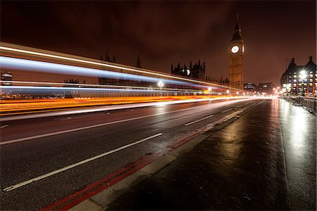 simsearch:400-06330815,k - London,England Games Night Lights in London Foto de stock - Con derechos protegidos, Código: 879-09034529