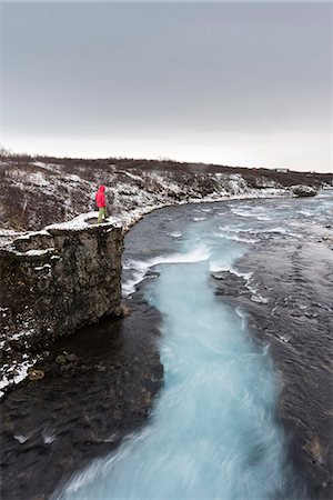 simsearch:879-09189321,k - Bruarfoss waterfall, Brekkuskógur, Iceland. A man admires the landscape Photographie de stock - Rights-Managed, Code: 879-09032807