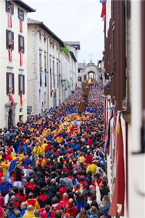 Europe,Italy,Umbria,Perugia district,Gubbio. The crowd and the Race of the Candles Stock Photo - Rights-Managed, Code: 879-09032894