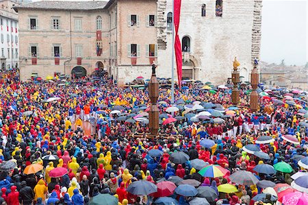 Europe,Italy,Umbria,Perugia district,Gubbio. The crowd and the Race of the Candles Stock Photo - Rights-Managed, Code: 879-09032911