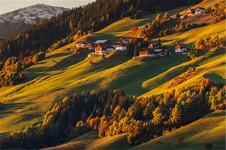 simsearch:879-09032962,k - Autumn hills of Santa Magdalena, Funes valley, South Tyrol region, Trentino Alto Adige, Bolzano province, Italy, Europe Foto de stock - Con derechos protegidos, Código: 879-09032970