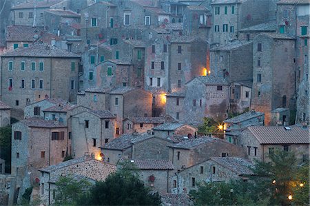 Details of the old houses of Sorano at dawn.Sorano, Grosseto province, Tuscany, Italy, Europe Stock Photo - Rights-Managed, Code: 879-09033141