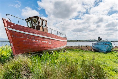 simsearch:6129-09057793,k - Wooden fishing boats in Roundstone. Co. Galway, Connacht province, Ireland. Foto de stock - Con derechos protegidos, Código: 879-09033326