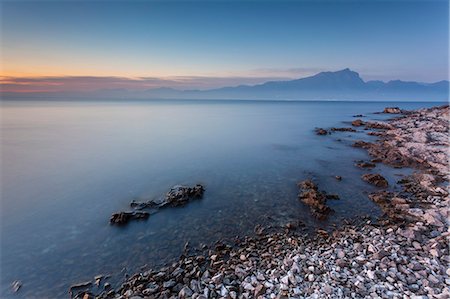 simsearch:879-09033707,k - Bay of the sirens, Garda, Lake Garda, Veneto, Italy. View of Mount Pizzoccolo at twilight Foto de stock - Con derechos protegidos, Código: 879-09033419