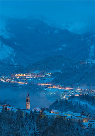 simsearch:879-09033587,k - Lorenzago di Cadore, Belluno, Veneto, Dolomites, Italy. Lorenzago at winter. Foto de stock - Direito Controlado, Número: 879-09033437