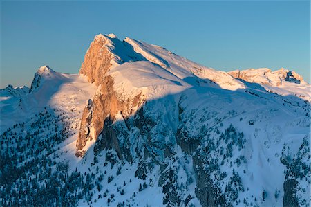 Europe, Italy, Veneto, Belluno, Agordino. The mount Settsass southside in winter, municipality of Livinallongo del Col di Lana, Dolomites Stockbilder - Lizenzpflichtiges, Bildnummer: 879-09033629