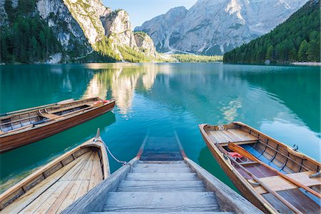 step (action, stepping on something) - Lake Braies, Braies - Bolzano province , Trentino Alto Adige Italy Photographie de stock - Rights-Managed, Code: 879-09033746