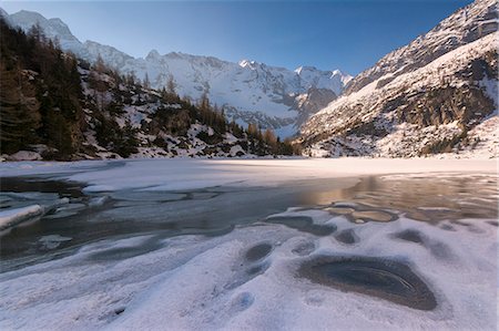 simsearch:879-09191054,k - Thaw in Aviolo lake, Adamello park, province of Brescia, Italy. Stock Photo - Rights-Managed, Code: 879-09033778
