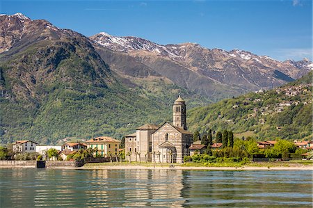 simsearch:862-08699418,k - The Church of Santa Maria Del Tiglio and San Vincenzo, Gravedona, Lake Como, Lombardy, Italy Fotografie stock - Rights-Managed, Codice: 879-09043407