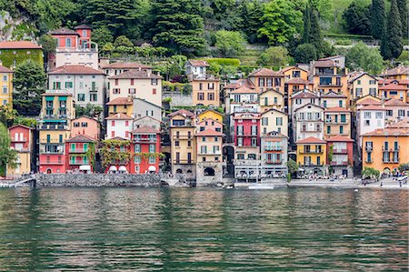 simsearch:862-08699418,k - The little town of Varenna, Lake Como, Lombardy, Italy. Fotografie stock - Rights-Managed, Codice: 879-09043418