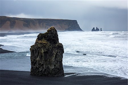 Solitary rock on the beach of Reynisfjara, Vik, Sudurland, Iceland, Europe Photographie de stock - Rights-Managed, Code: 879-09043456