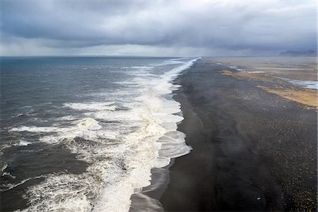 Aerial view of the long black sand beach of Reynisfjara, Vik, Sudurland, Iceland, Europe Photographie de stock - Rights-Managed, Code: 879-09043457