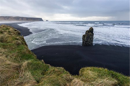 Solitary rock at the beach of Reynisfjara, Vik, Sudurland, Iceland, Europe Photographie de stock - Rights-Managed, Code: 879-09043459