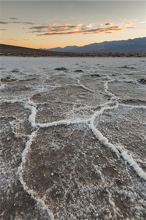 Sunset landscape at Badwater Basin. Death Valley National Park, Inyo County, California, USA. Photographie de stock - Rights-Managed, Code: 879-09043549