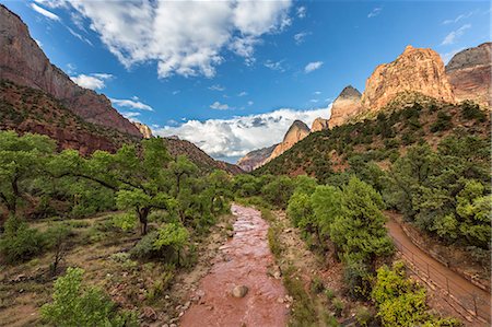 parque nacional zion - Virgin River after a sudden flash flood. Zion National Park, Hurricane, Washington County, Utah, USA. Foto de stock - Con derechos protegidos, Código: 879-09043562